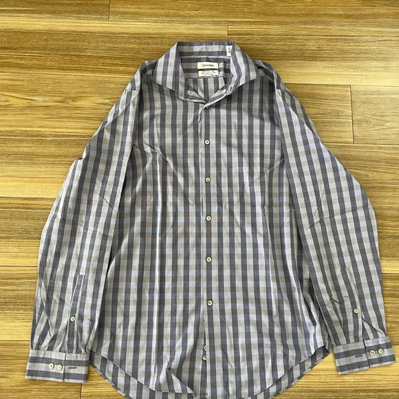 Men’s Button Down - Picture 4 of 8